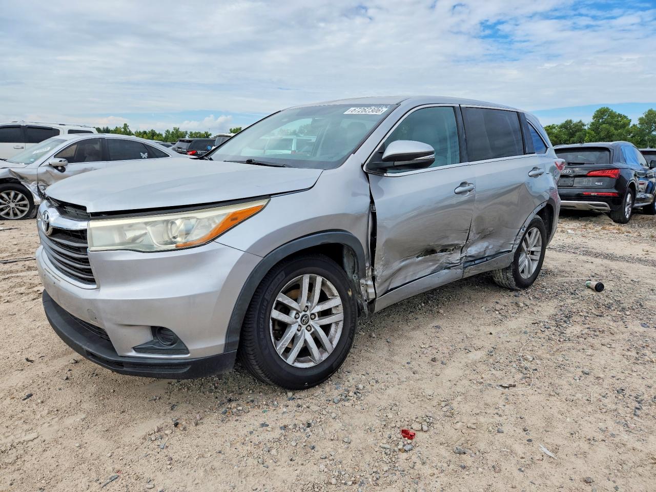 2016 TOYOTA HIGHLANDER LE | 5TDZKRFH5GS166587 | UPCARS