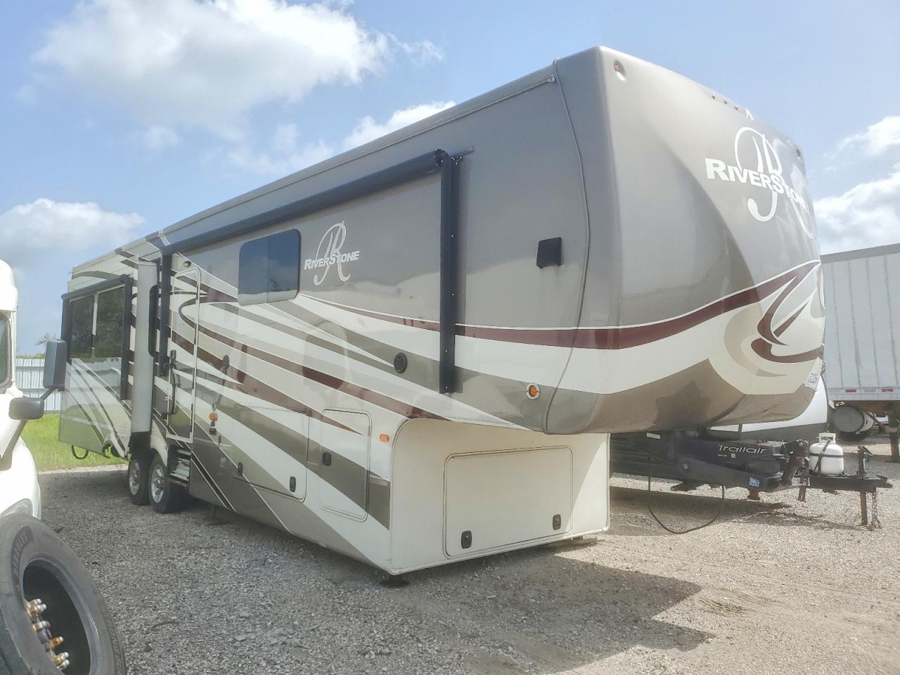 2016 RIVERSIDE TRAVEL TRA 2018 FOREST RIVER RIVERSTONE CAMPER | 4X4FRSP23G5000083 | UPCARS
