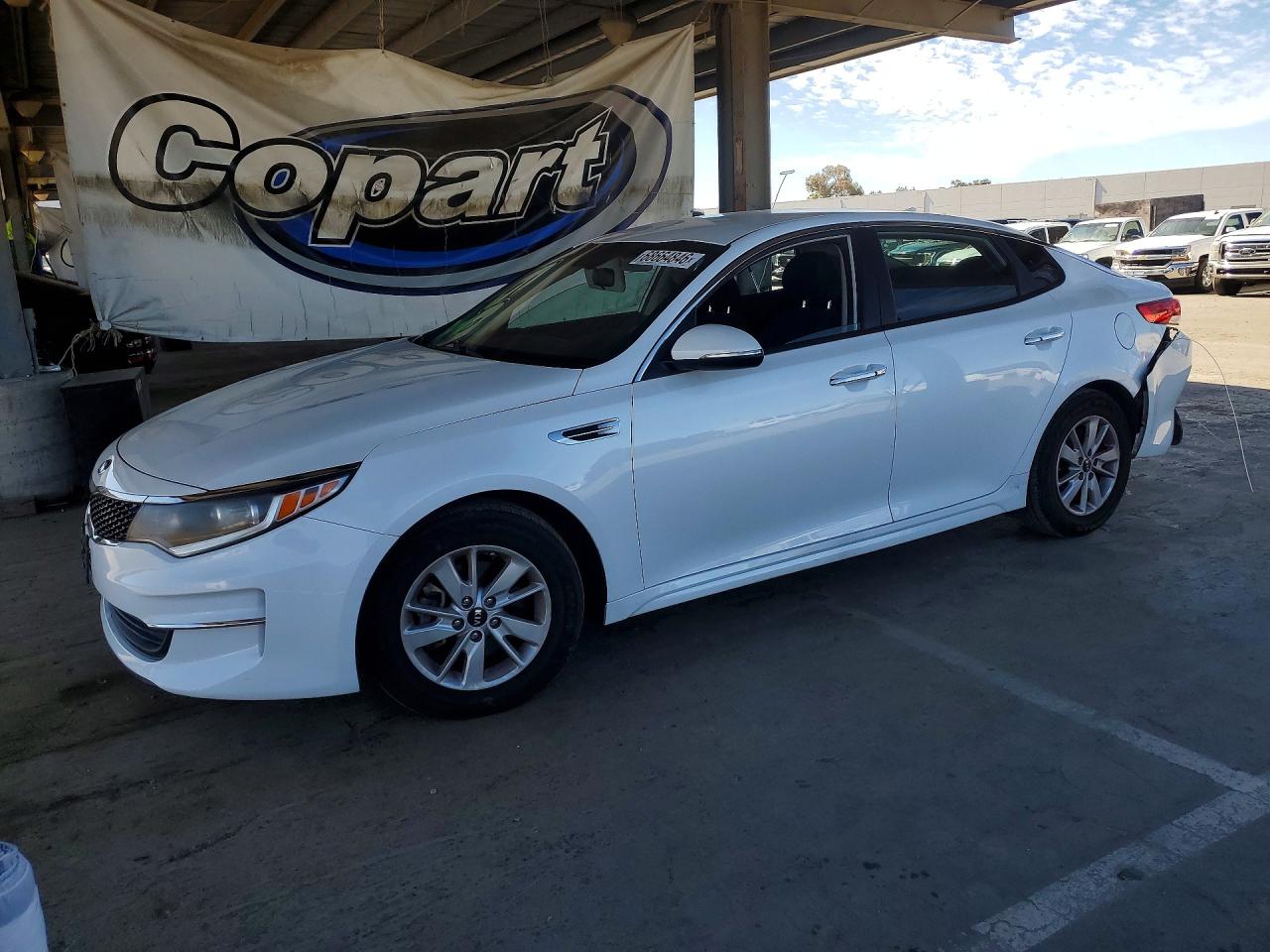 2018 KIA OPTIMA LX | 5XXGT4L36JG239667 | UPCARS