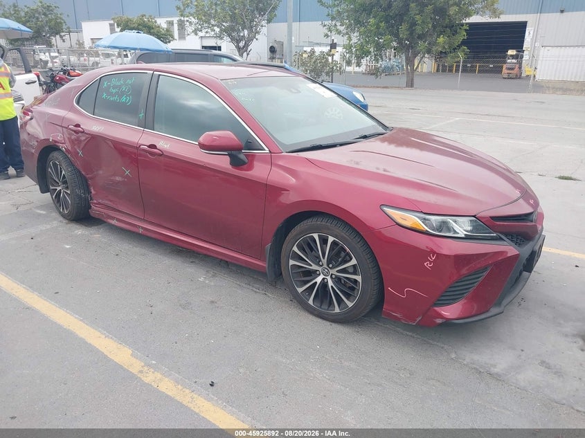 2018 TOYOTA CAMRY SE | 4T1B11HK6JU656663 | UPCARS
