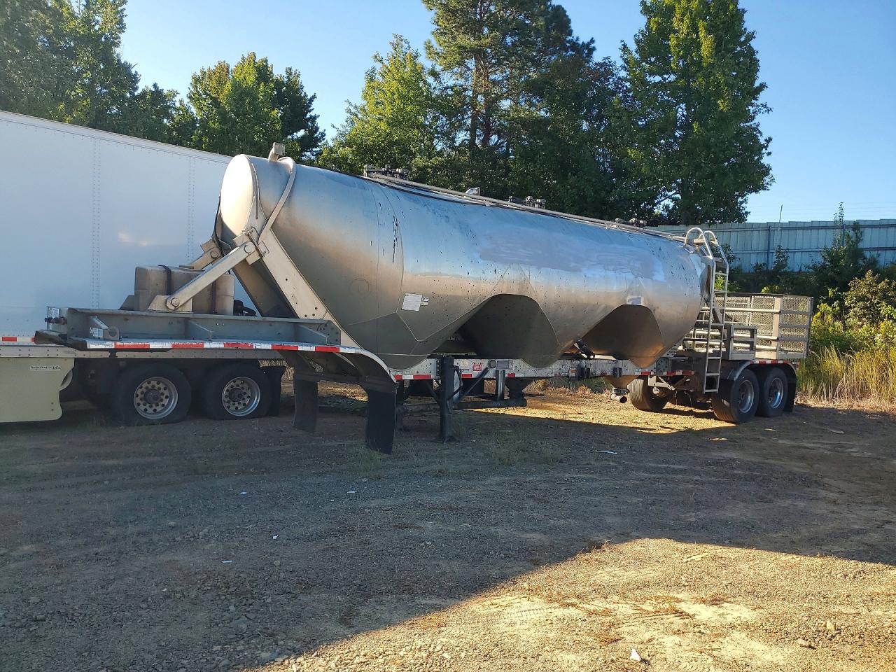 2010 HEIL UNKNOWN PNEUMATIC DRY BULK TRAILER | 5HTSN4229A7T13570 | UPCARS
