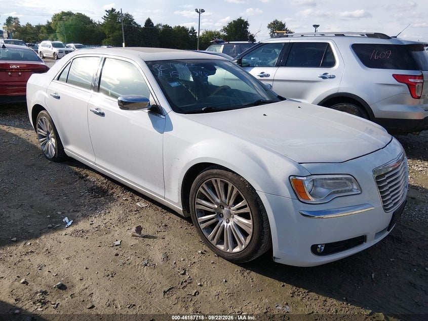 2012 CHRYSLER 300C | 2C3CCAET2CH147129 | UPCARS