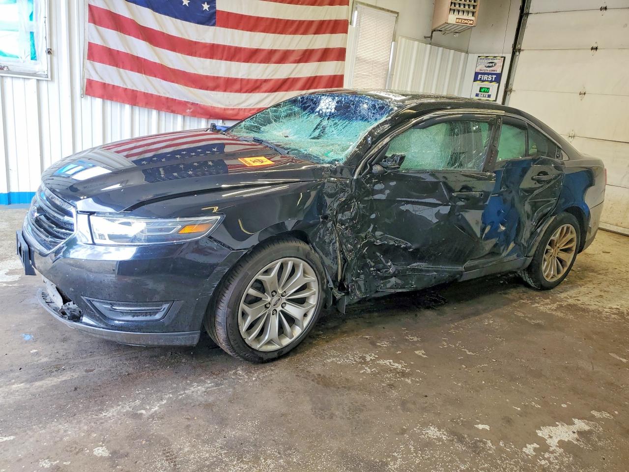 2017 FORD TAURUS LIMITED | 1FAHP2F80HG114905 | UPCARS