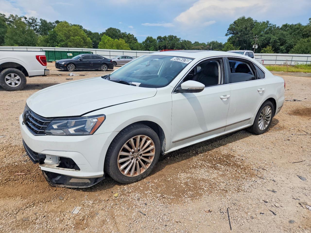 2016 VOLKSWAGEN PASSAT SE | 1VWBS7A30GC038547 | UPCARS