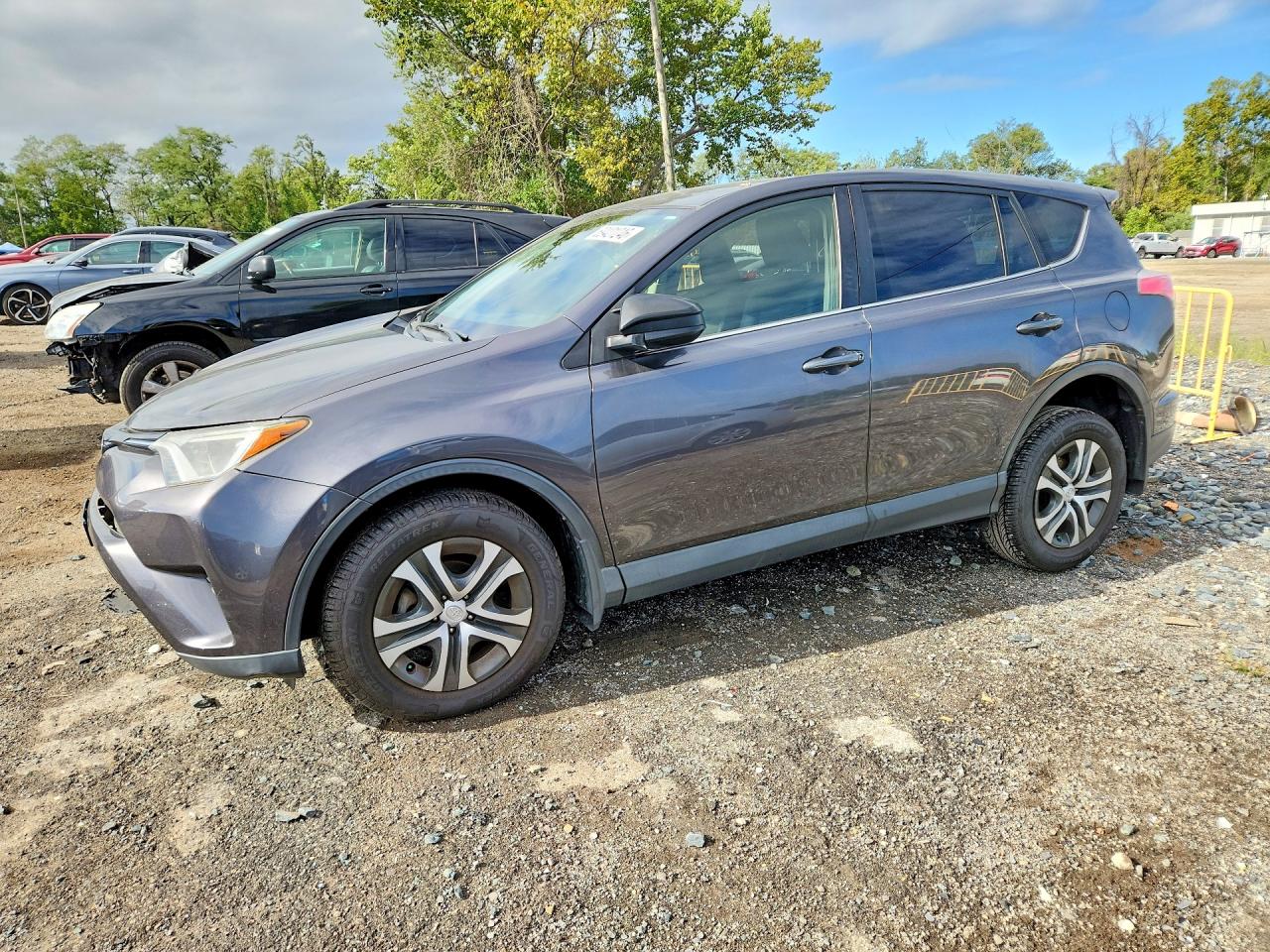 2018 TOYOTA RAV4 LE | JTMZFREV6JJ736158 | UPCARS