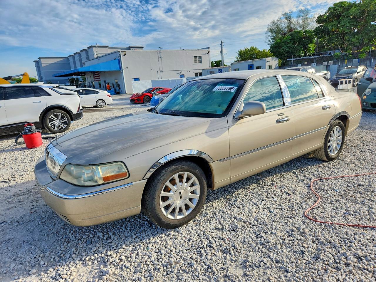 2006 LINCOLN TOWNCAR SIGNATURE | 1LNHM81W26Y644422 | UPCARS