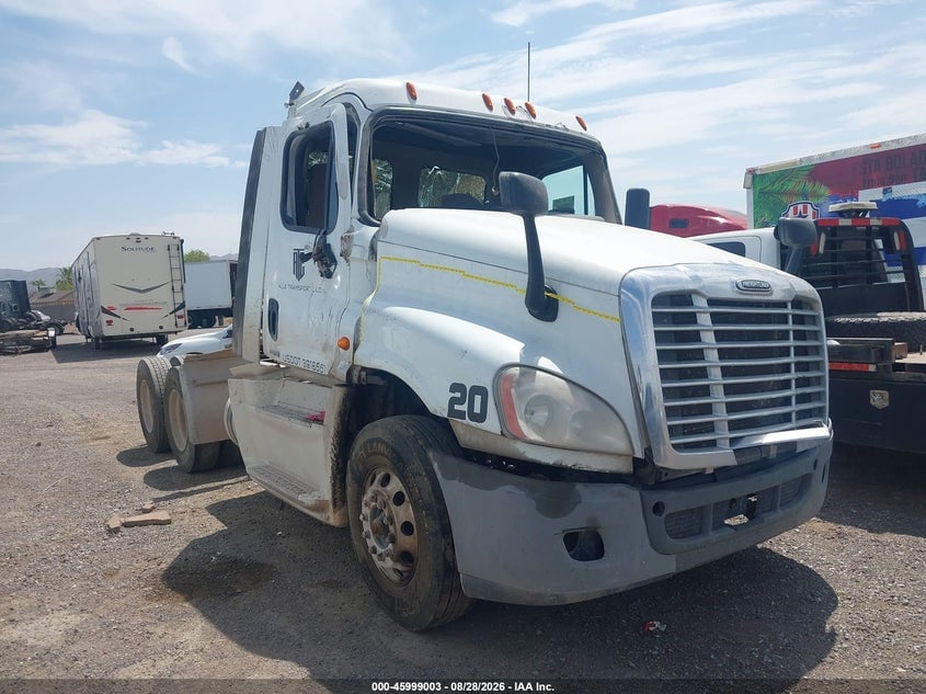 2018 FREIGHTLINER CASCADIA 125 | 3AKJGEDR1JDJX4330 | UPCARS