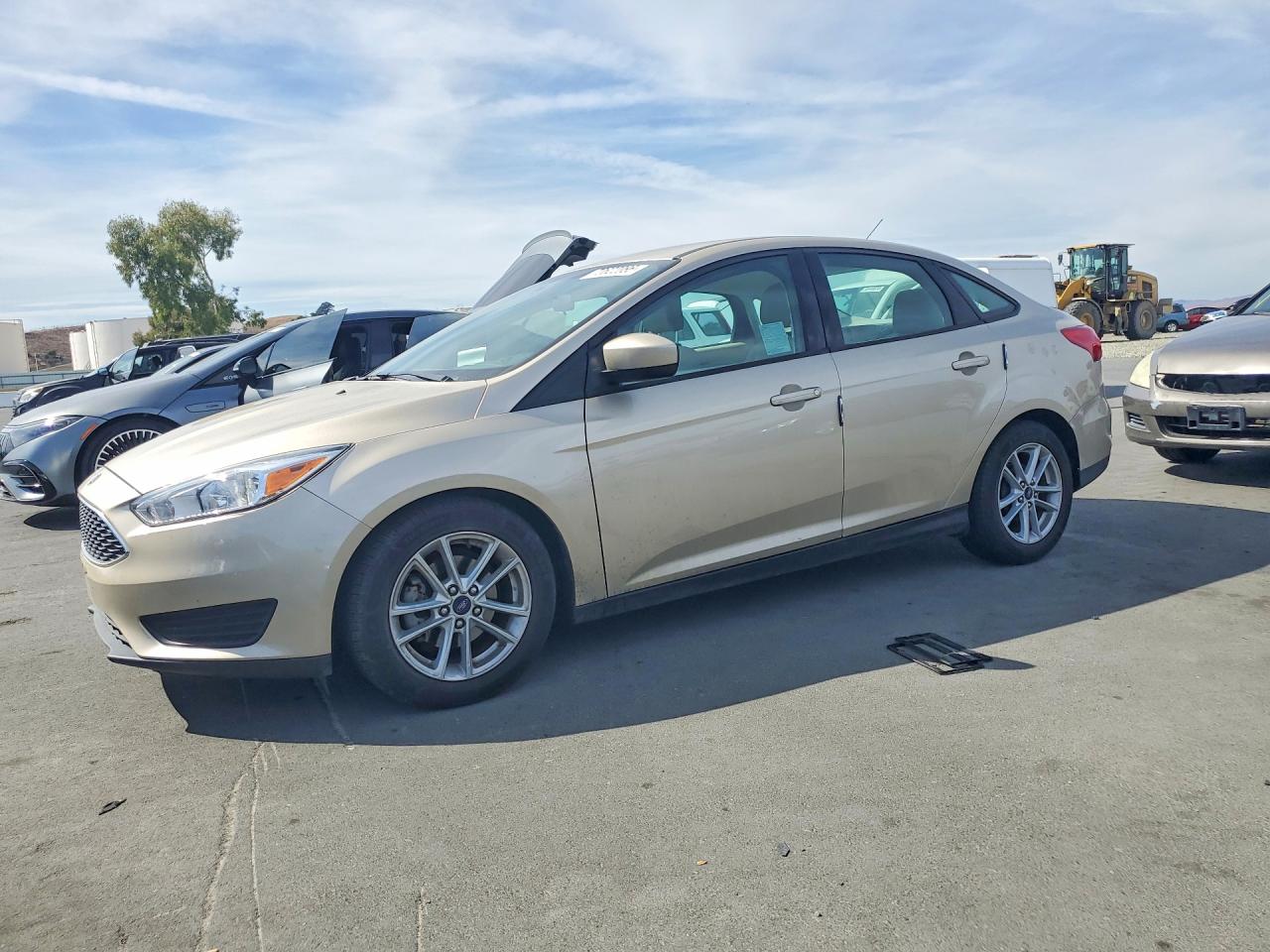 2018 FORD FOCU SE | 1FADP3F2XJL304398 | UPCARS