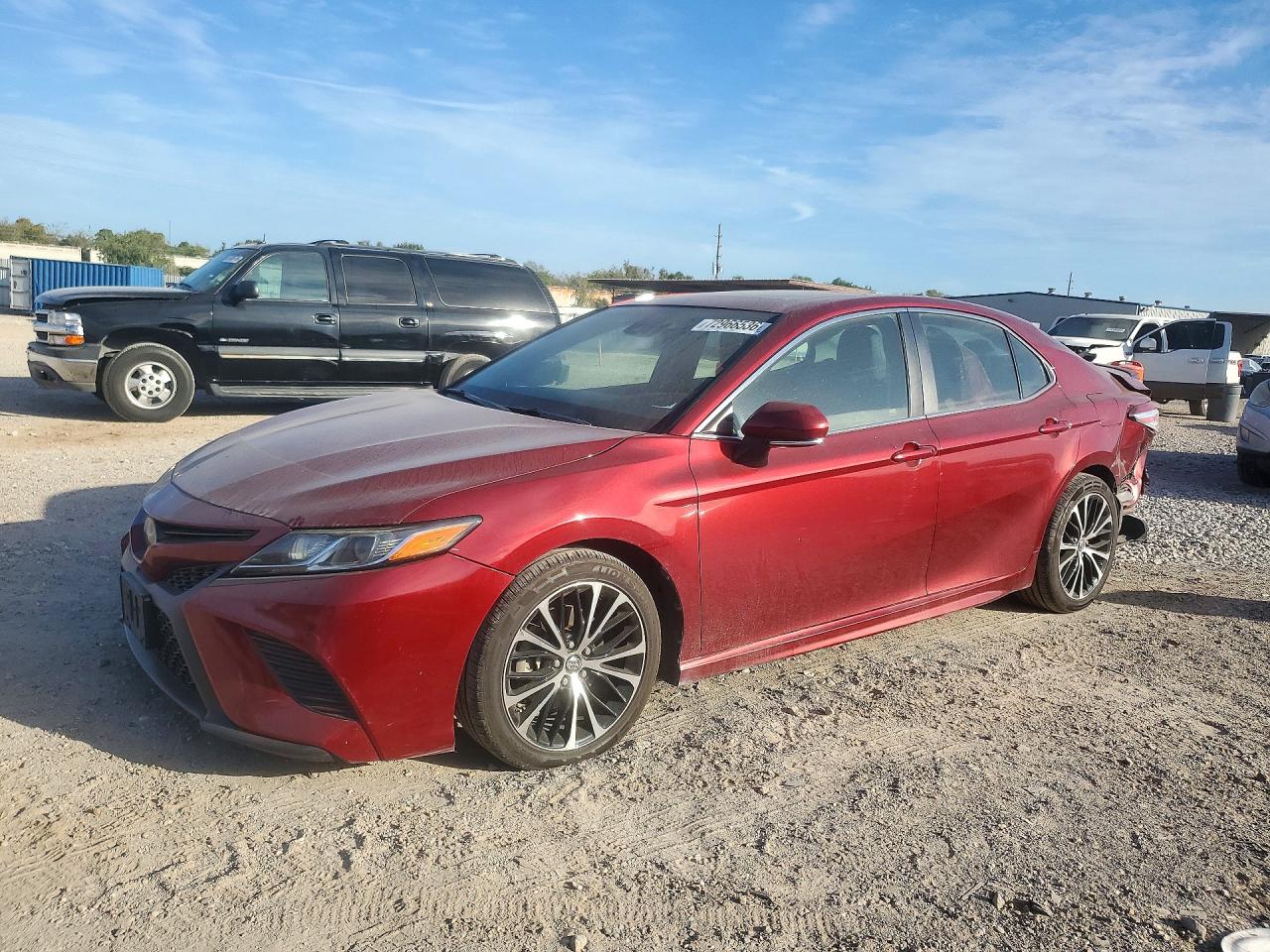 2018 TOYOTA CAMRY SE | 4T1B11HK4JU560983 | UPCARS