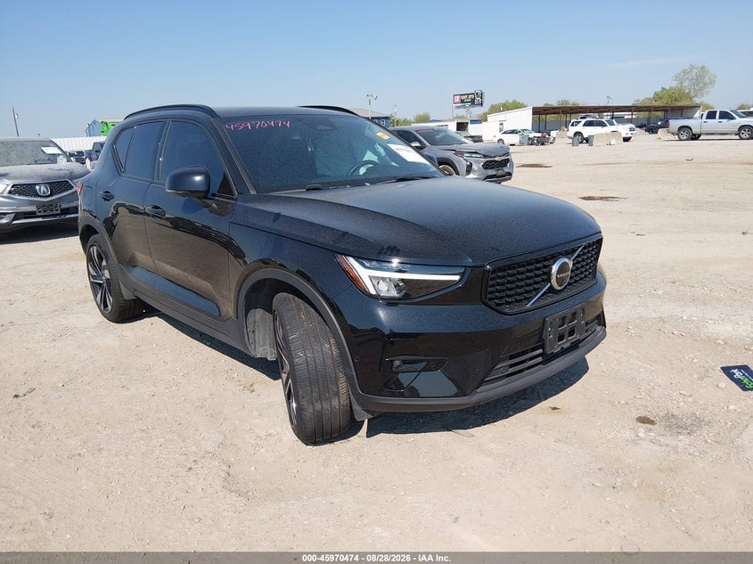 2025 VOLVO XC40 B5 PLUS DARK THEME | YV4L12UC1S2502367 | UPCARS