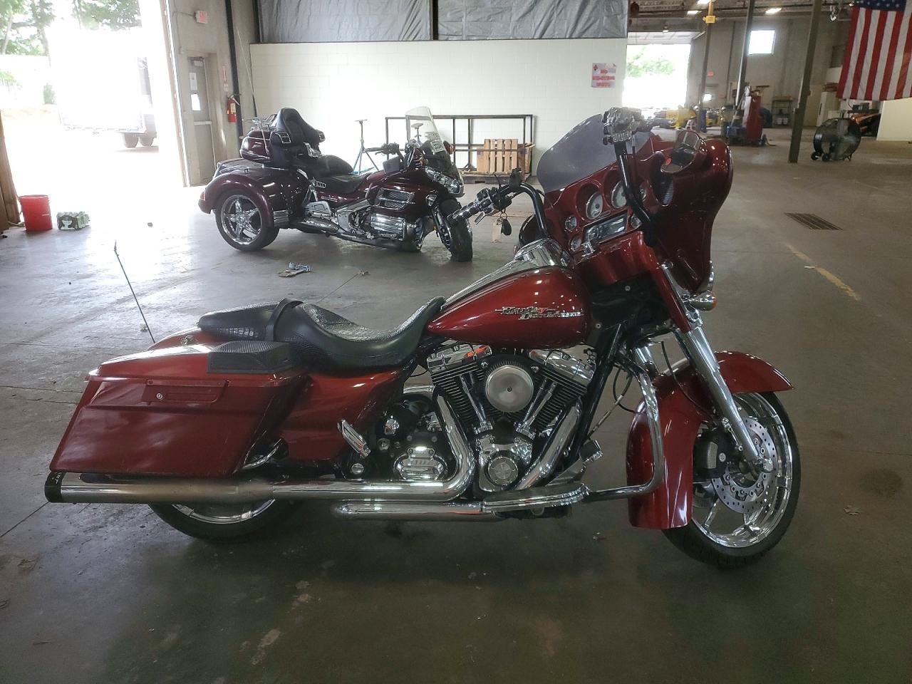 2010 HARLEY-DAVIDSON FL | 1HD1KB416AB610552 | UPCARS