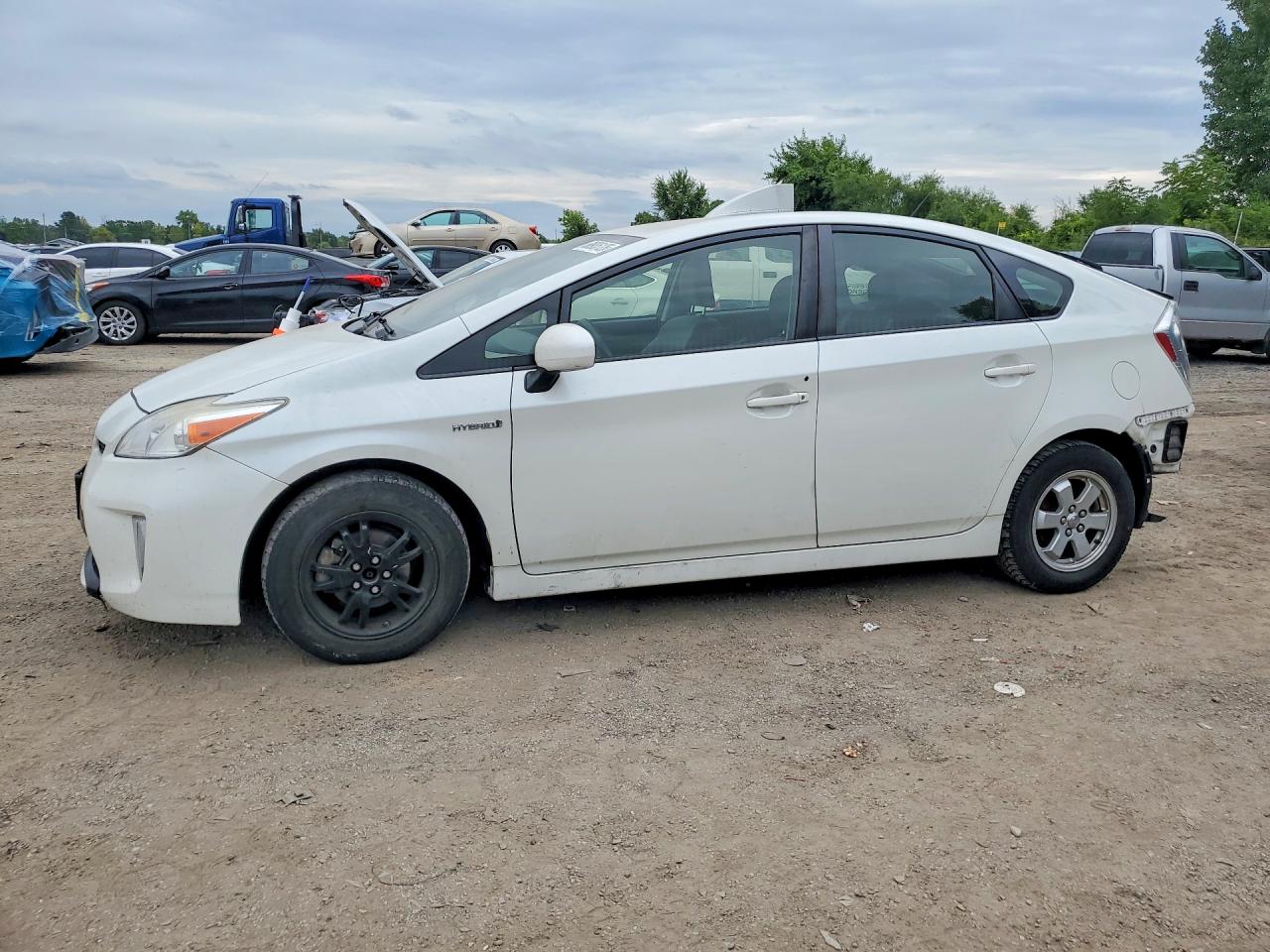 2015 TOYOTA PRIUS ONE | JTDKN3DU2F0461296 | UPCARS