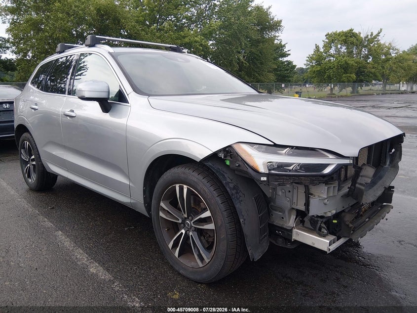 2018 VOLVO XC60 T6 MOMENTUM | YV4A22RK6J1045113 | UPCARS