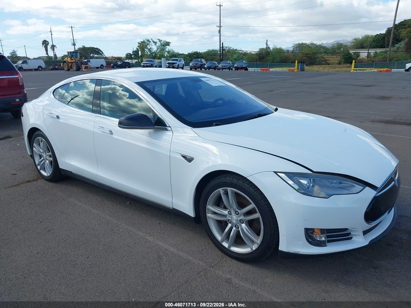 2013 TESLA MODEL S | 5YJSA1AC7DFP11187 | UPCARS