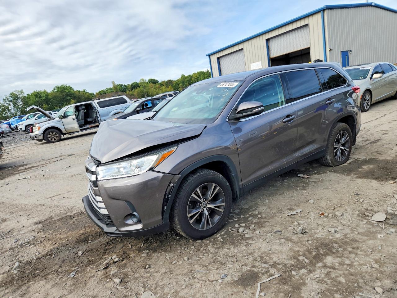 2019 TOYOTA HIGHLANDER LE | 5TDBZRFH6KS706583 | UPCARS