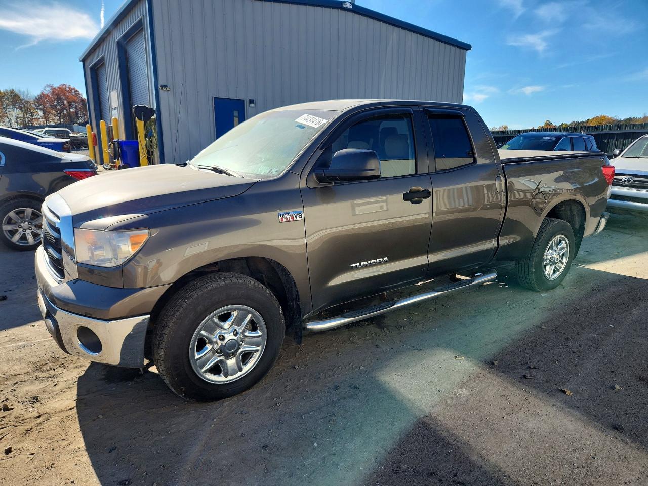 2011 TOYOTA TUNDRA DOUBLE CAB SR5 | 5TFUY5F13BX185632 | UPCARS