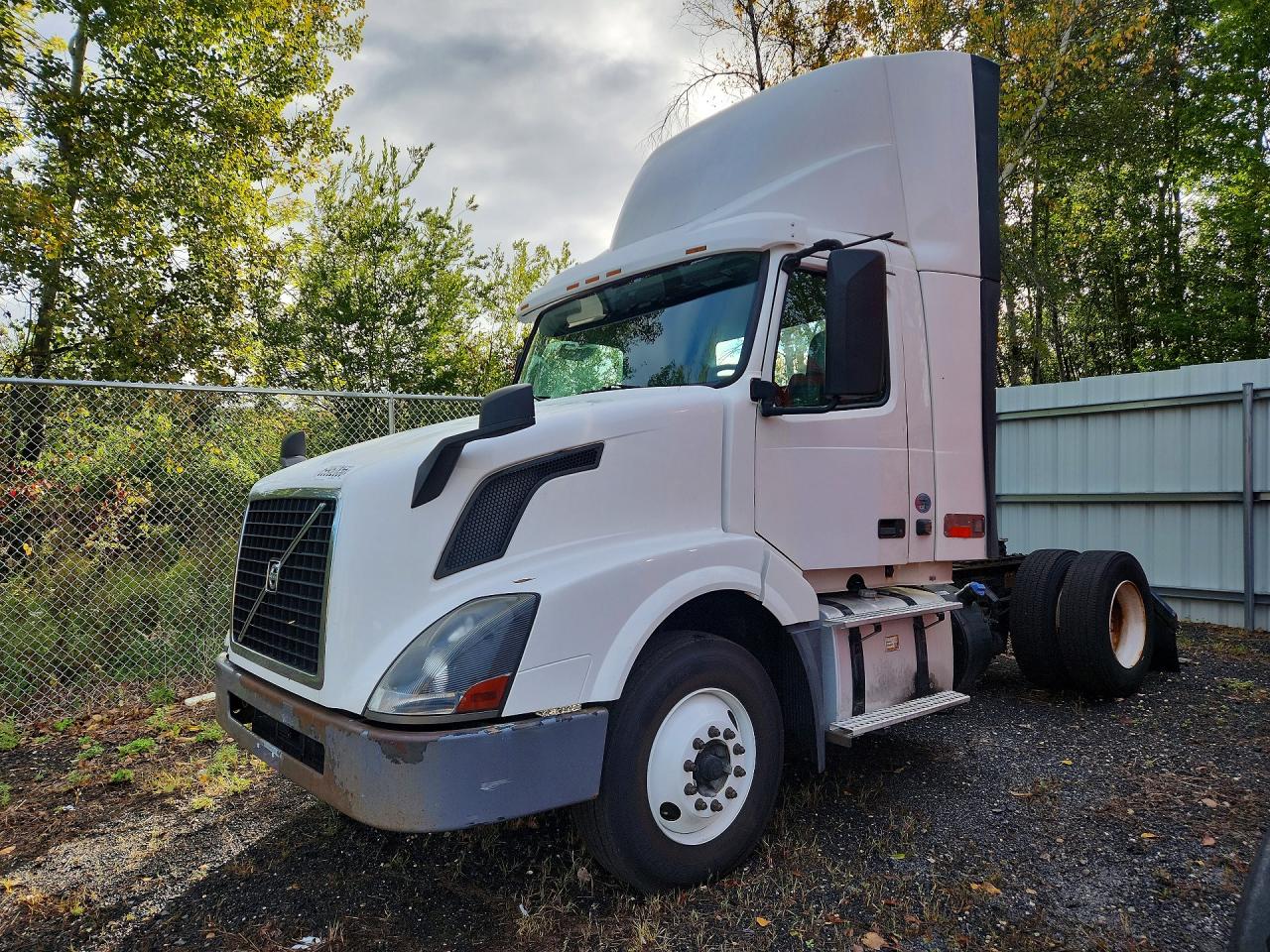 2016 VOLVO VNL SEMI TRUCK | 4V4N39TG2GN965485 | UPCARS