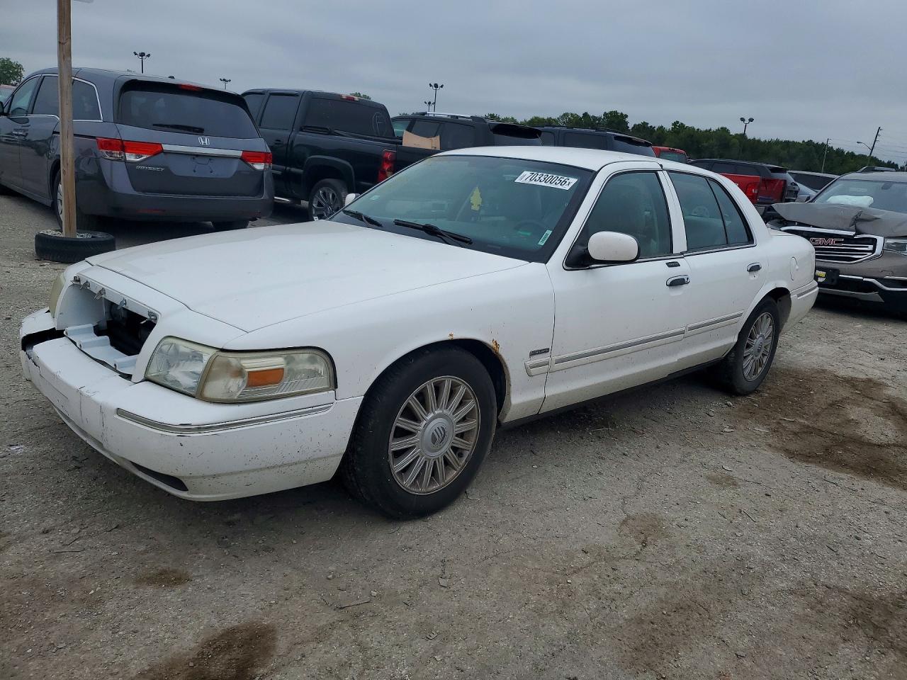 2011 MERCURY GRMARQUIS LS | 2MEBM7FVXBX611455 | UPCARS