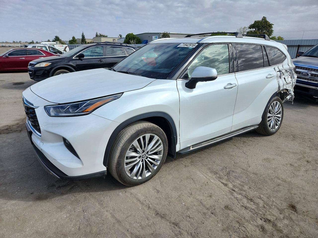2022 TOYOTA HIGHLANDER PLATINUM | 5TDFZRAH5NS142275 | UPCARS