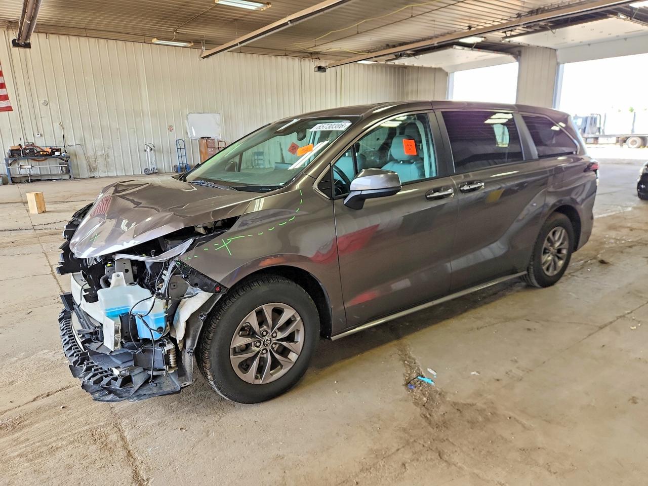 2022 TOYOTA SIENNA XLE | 5TDYRKEC2NS132771 | UPCARS