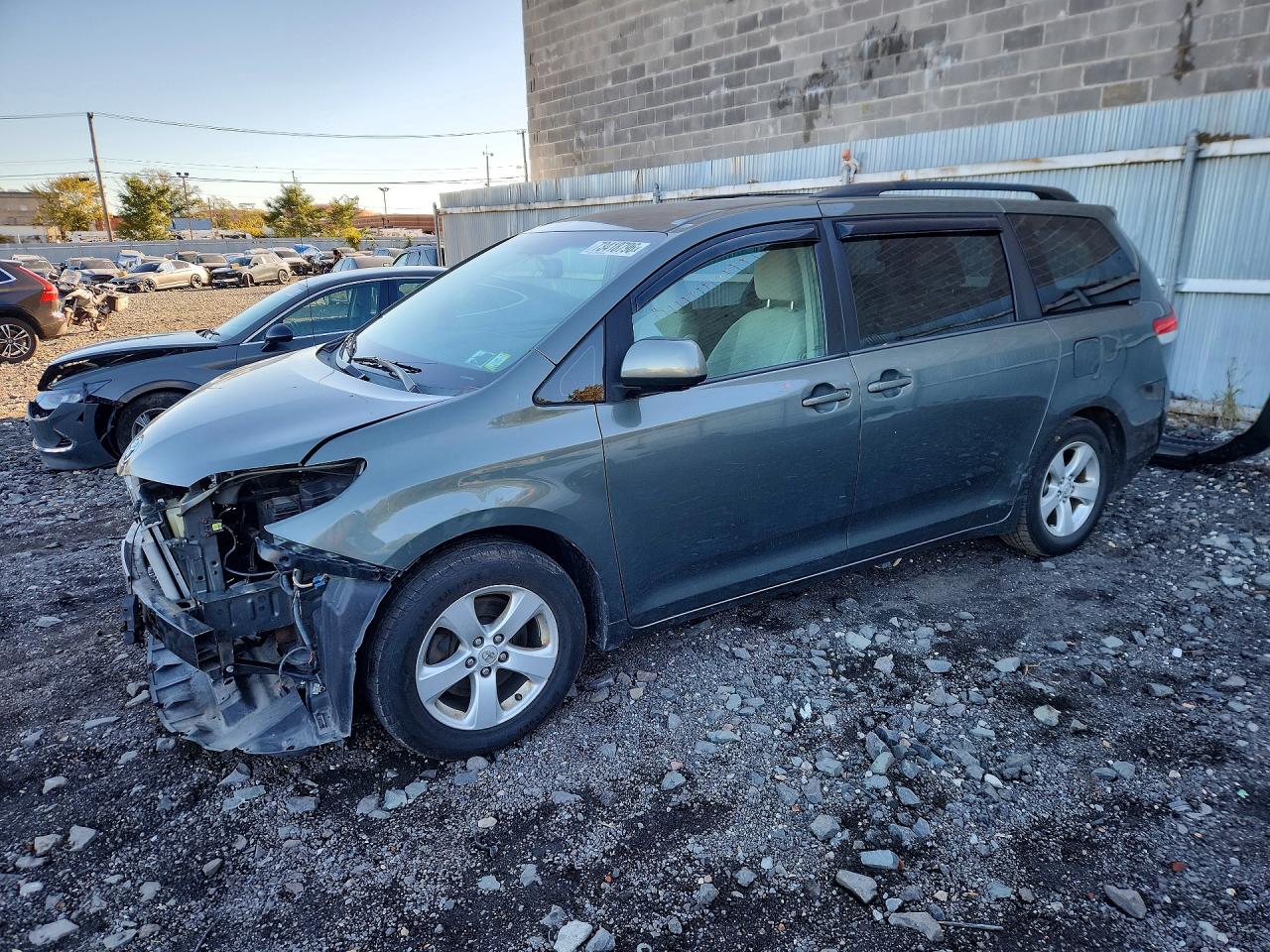 2013 TOYOTA SIENNA LE | 5TDKK3DCXDS370335 | UPCARS
