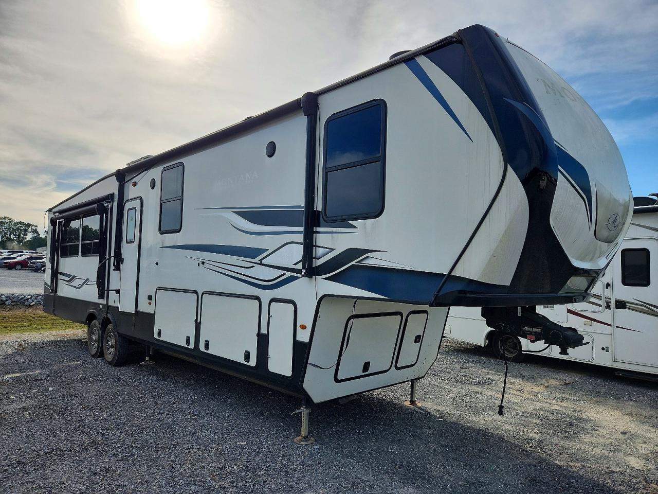 2023 KEYSTONE MONTANA CAMPER | 4YDFHMT23PA740733 | UPCARS