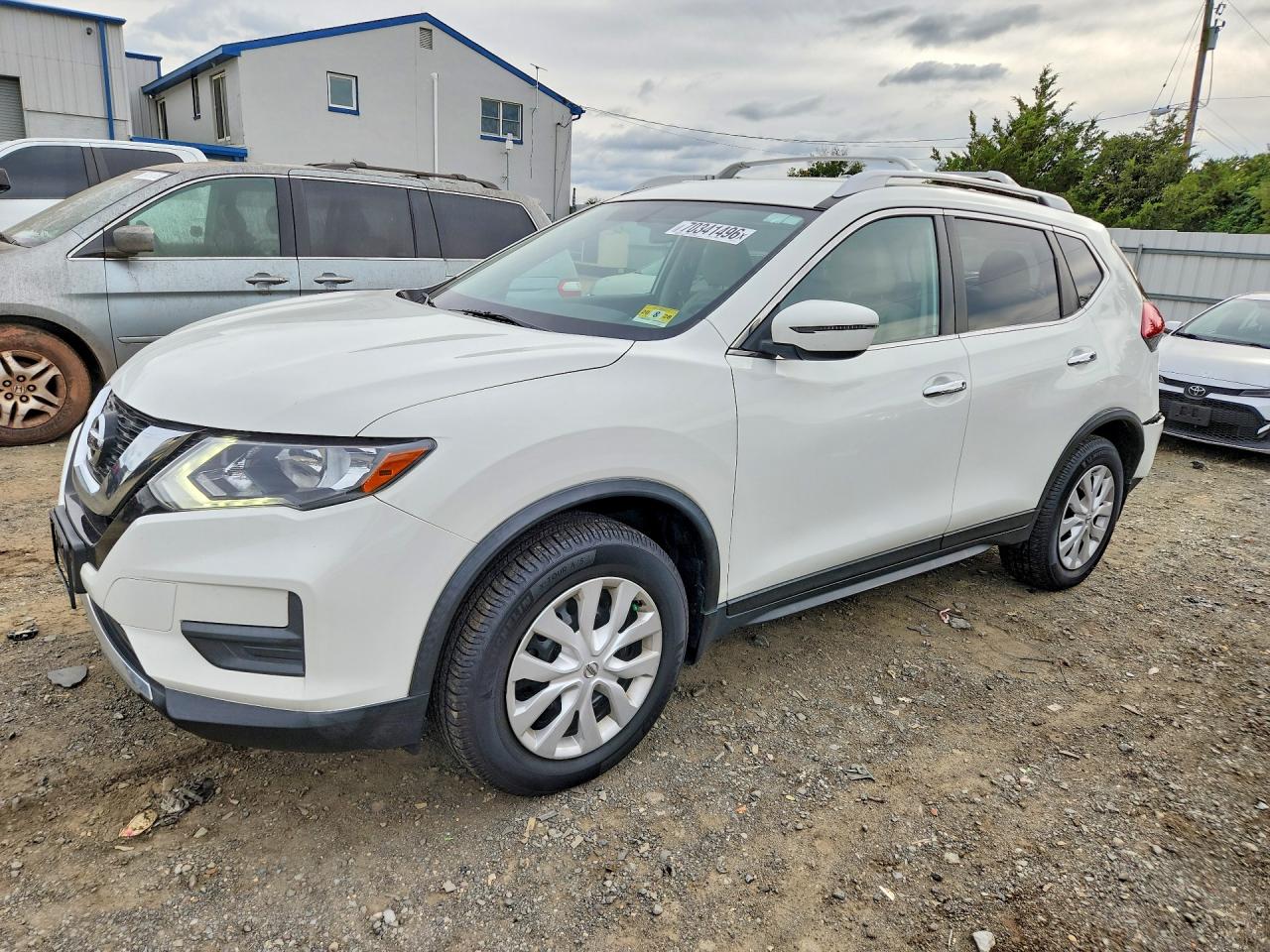 2017 NISSAN ROGUE S | JN8AT2MV3HW011472 | UPCARS