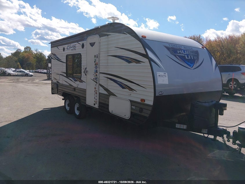 2018 FOREST RIVER SALEM CRUISE LITE | 4X4TSM721J7417233 | UPCARS