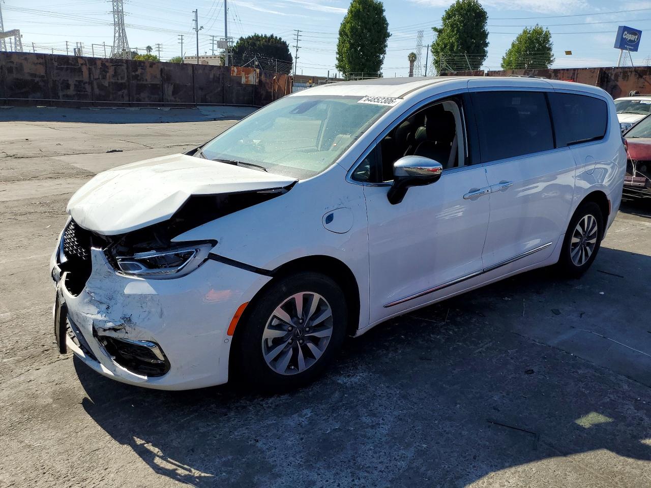 2023 CHRYSLER PACIFICA HYBRID LIMITED | 2C4RC1S70PR599559 | UPCARS