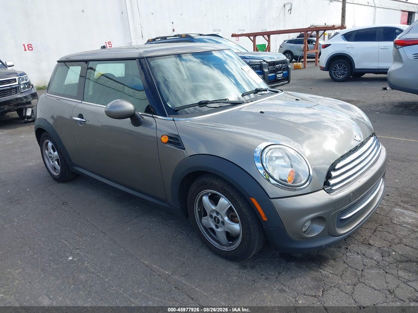 2011 MINI COOPER | WMWSU3C57BT098643 | UPCARS