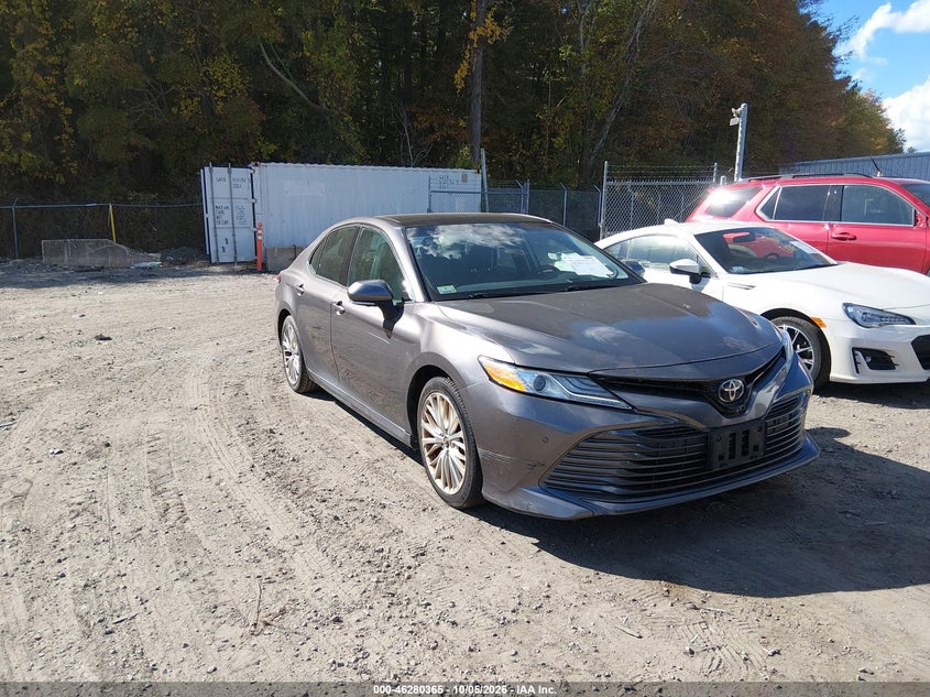 2018 TOYOTA CAMRY XLE | 4T1B11HKXJU063968 | UPCARS