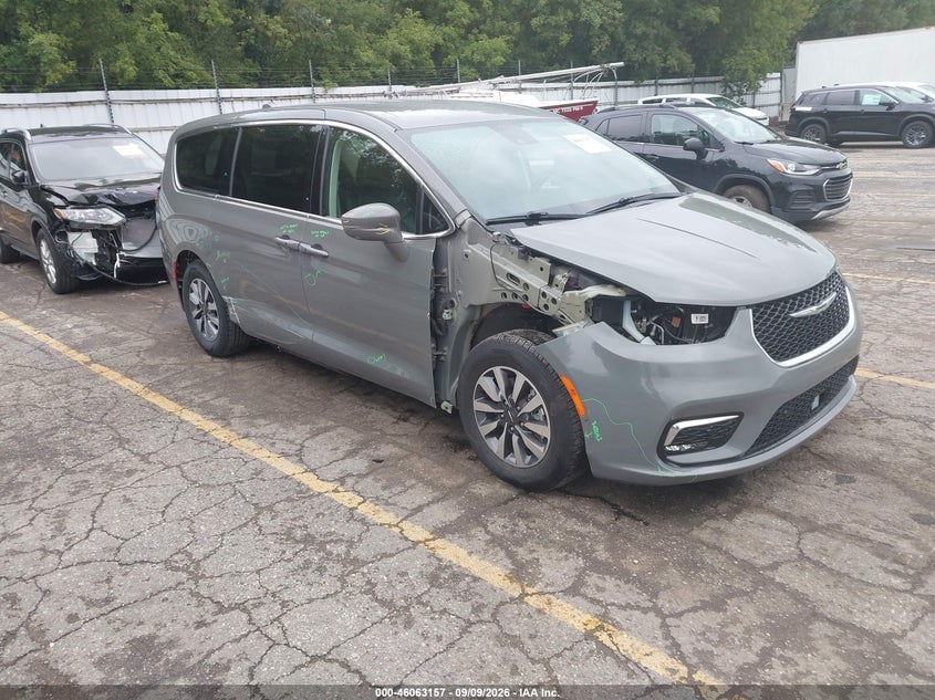 2022 CHRYSLER PACIFICA HYBRID TOURING L | 2C4RC1L71NR124238 | UPCARS
