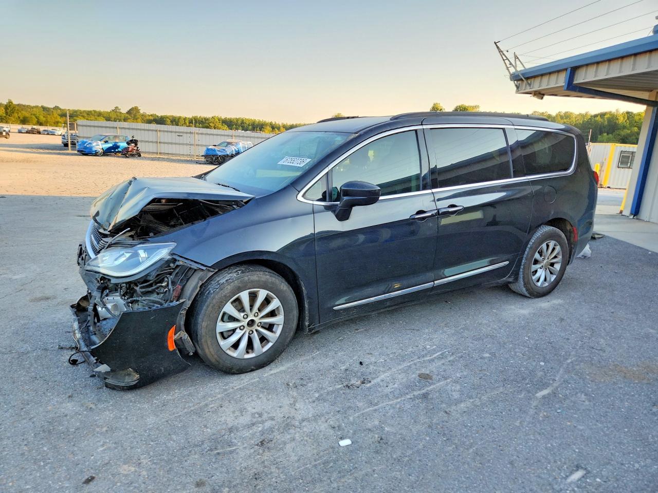 2017 CHRYSLER PACIFICA TOURING L | 2C4RC1BG0HR704652 | UPCARS