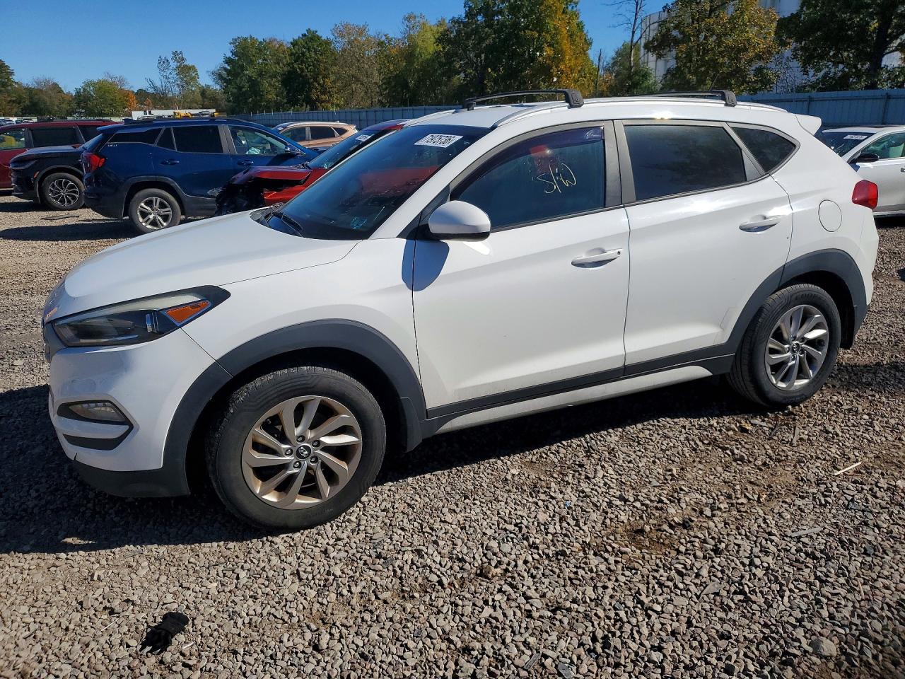 2017 HYUNDAI TUCSON SE | KM8J3CA48HU556829 | UPCARS