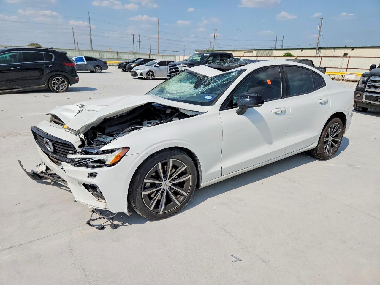 2022 VOLVO S60 B5 MOMENTUM | 7JRL12TZ2NG173955 | UPCARS
