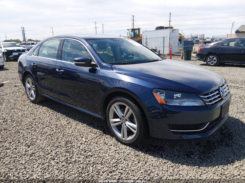 2015 VOLKSWAGEN PASSAT 2.0L TDI SE | 1VWBV7A33FC062329 | UPCARS