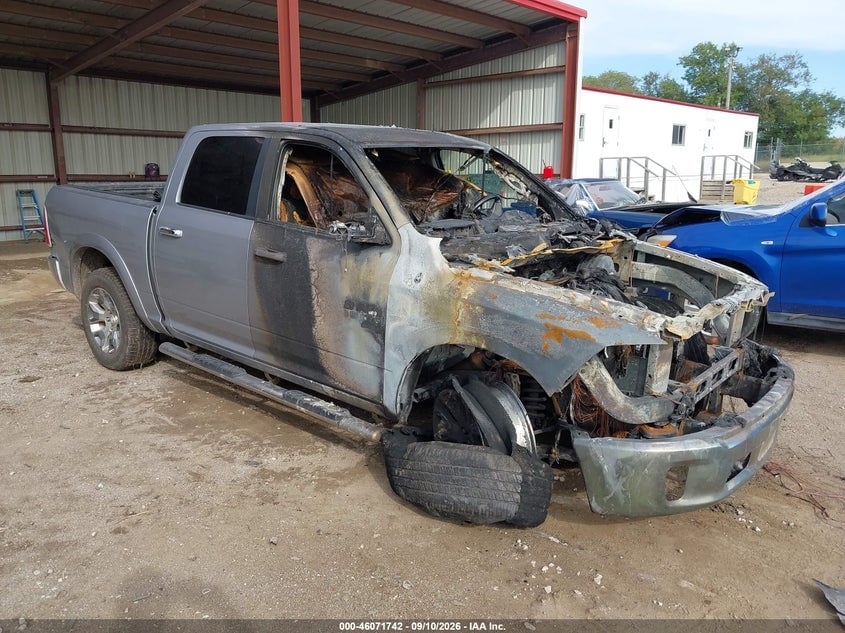 2019 RAM 1500 CLASSIC LARAMIE  4X4 5'7 BOX | 1C6RR7NM4KS720448 | UPCARS