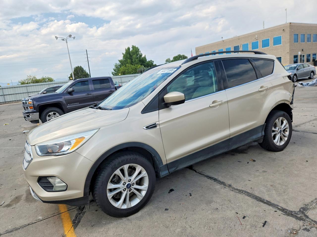 2018 FORD ESCAPE SE | 1FMCU9GD3JUB53640 | UPCARS
