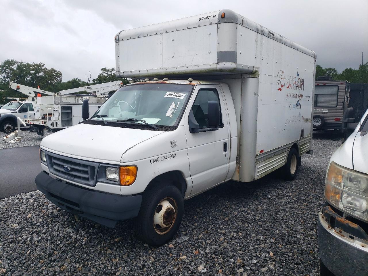 2006 FORD ECONOLIN E450 SUPER DUTY CUTAWAY VAN | 1FDXE45S76DB17167 | UPCARS