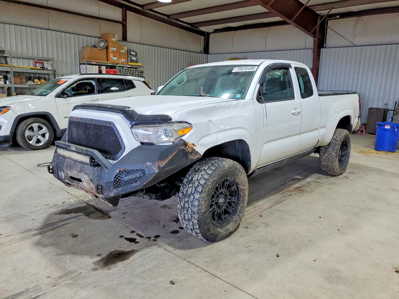 2017 TOYOTA TACOMA SR | 5TFSX5EN8HX048807 | UPCARS