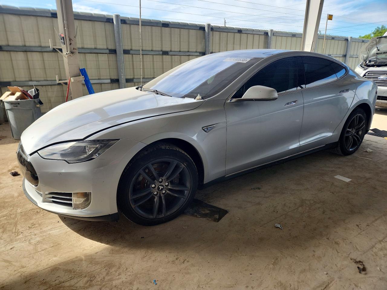 2014 TESLA MODEL S | 5YJSA1H1XEFP28586 | UPCARS