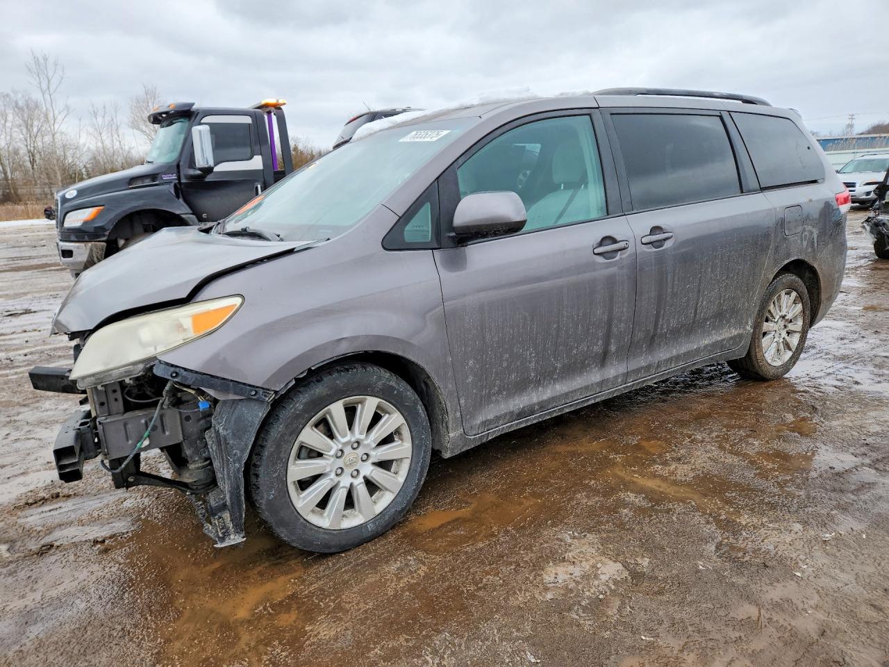 2011 TOYOTA SIENNA LE | 5TDJK3DC4BS023849 | UPCARS