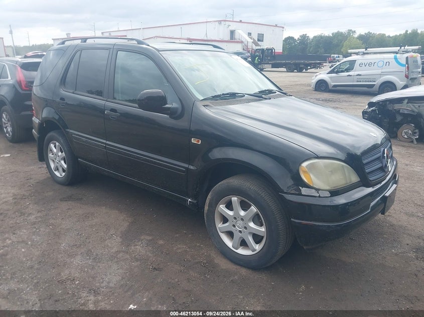 2000 MERCEDES-BENZ M-CLASS | 4JGAB72E0YA209496 | UPCARS