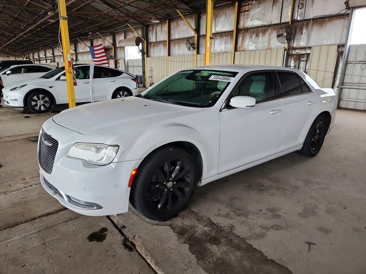 2015 CHRYSLER 300 LIMITED | 2C3CCARGXFH808827 | UPCARS