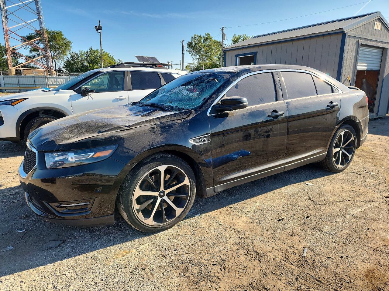 2016 FORD TAURU SHO | 1FAHP2KT0GG135939 | UPCARS