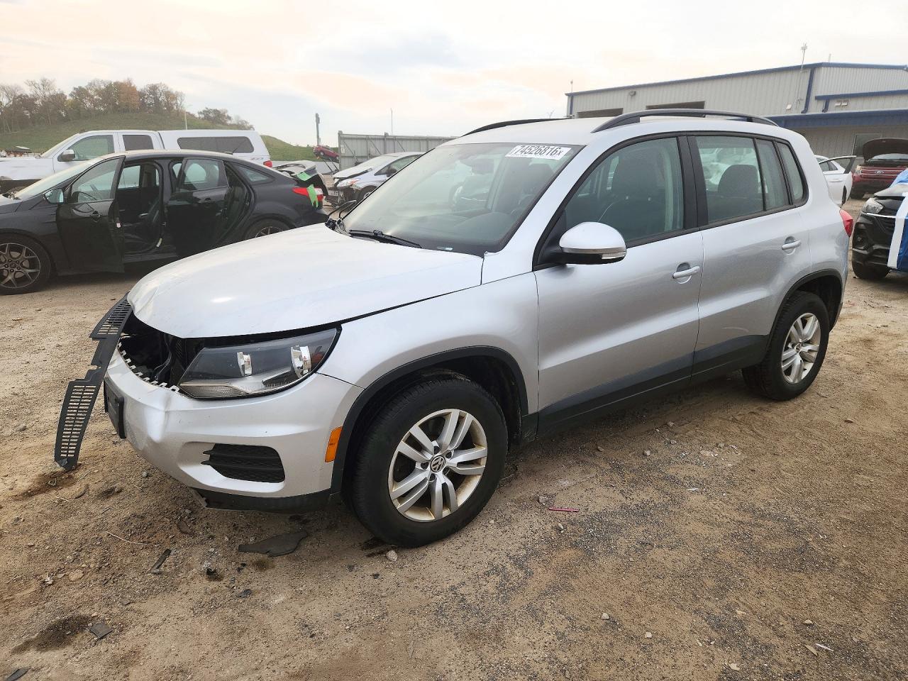 2016 VOLKSWAGEN TIGUAN S | WVGBV7AX7GW005097 | UPCARS