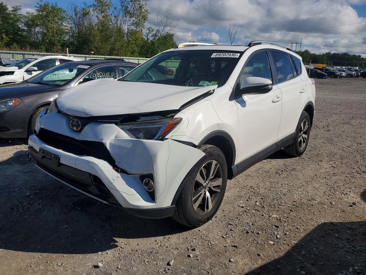 2017 TOYOTA RAV4 XLE | JTMRFREV4HD202987 | UPCARS