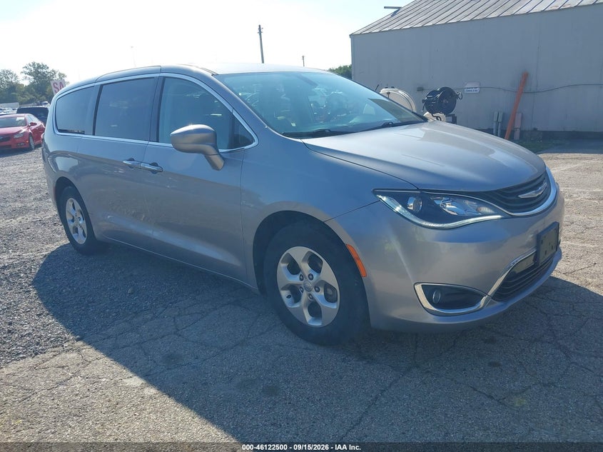 2018 CHRYSLER PACIFICA HYBRID TOURING PLUS | 2C4RC1H77JR158297 | UPCARS