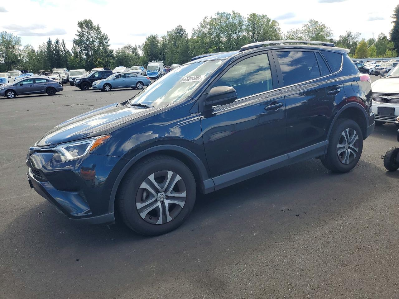 2018 TOYOTA RAV4 LE | JTMBFREV2JD251340 | UPCARS