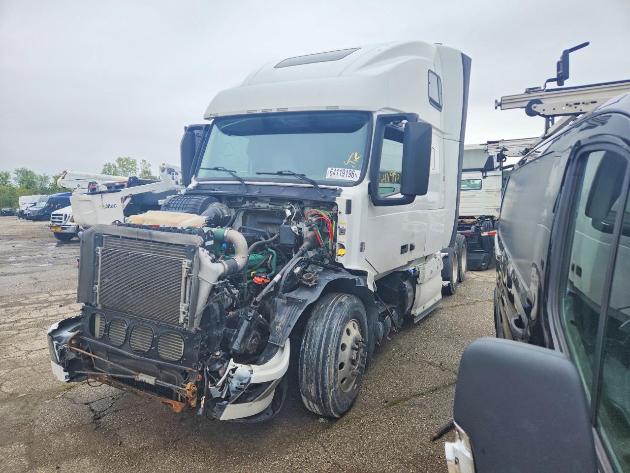 2014 VOLVO VNL SEMI TRUCK | 4V4NC9EH5EN170384 | UPCARS